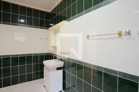 Casa à venda com 302m², 3 quartos e 2 vagasBanheiro da Suíte