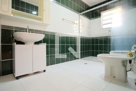 Casa à venda com 302m², 3 quartos e 2 vagasBanheiro da Suíte