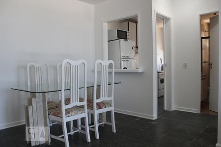 Sala de apartamento à venda com 1 quarto, 65m² em Barra da Tijuca, Rio de Janeiro