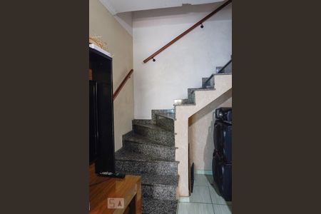 Escada - Sala de casa à venda com 2 quartos, 75m² em Vila Progresso (zona Leste), São Paulo