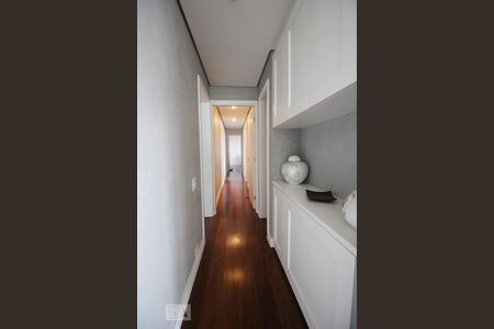 Apartamento à venda com 210m², 5 quartos e 4 vagasCorredor