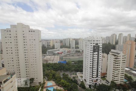 Apartamento à venda com 210m², 5 quartos e 4 vagasVista da suíte 3
