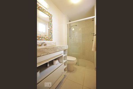 Apartamento à venda com 210m², 5 quartos e 4 vagasBanheiro da suíte 2