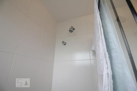 Apartamento à venda com 210m², 5 quartos e 4 vagasChuveiro