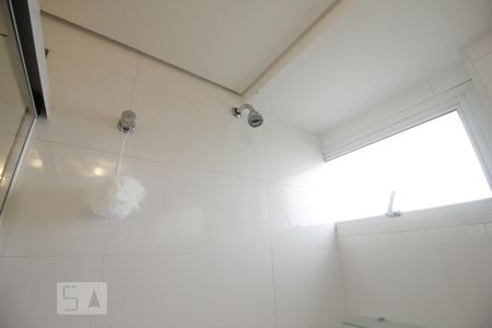 Apartamento à venda com 210m², 5 quartos e 4 vagasChuveiro