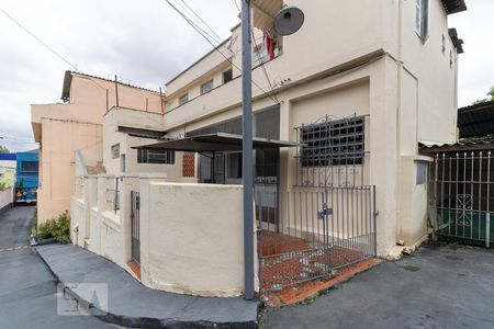Casa à venda com 250m², 6 quartos e 2 vagasFachada das Casas