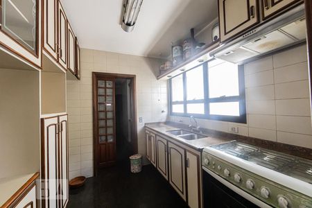 Apartamento à venda com 170m², 4 quartos e 2 vagasCozinha