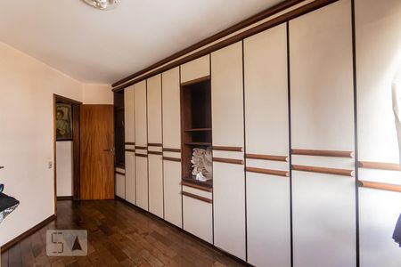 Apartamento à venda com 170m², 4 quartos e 2 vagasQuarto 4