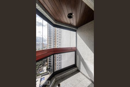 Apartamento à venda com 170m², 4 quartos e 2 vagasVaranda Suite 2