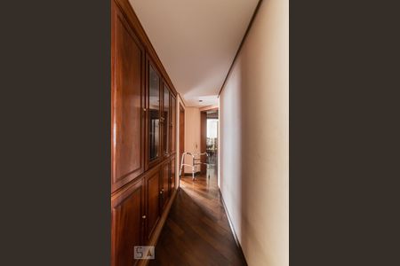 Apartamento à venda com 170m², 4 quartos e 2 vagasCorredor