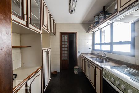 Apartamento à venda com 170m², 4 quartos e 2 vagasCozinha