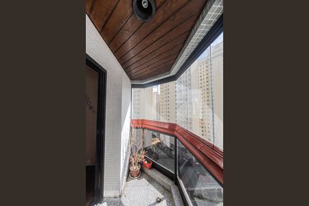 Apartamento à venda com 170m², 4 quartos e 2 vagasVaranda Suite 1