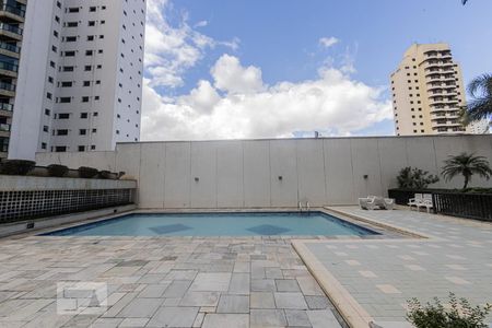 Apartamento à venda com 170m², 4 quartos e 2 vagasÁrea comum - Piscina