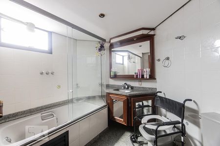 Apartamento à venda com 170m², 4 quartos e 2 vagasBanheiro Suite 1