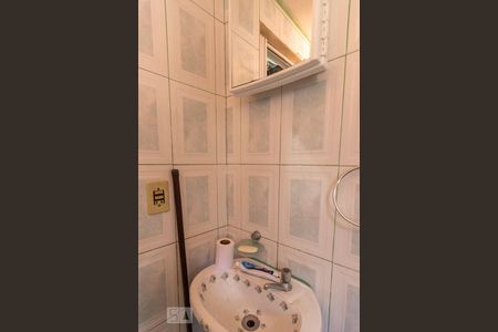 Banheiro de kitnet/studio à venda com 1 quarto, 50m² em Vila Universitária, São Paulo