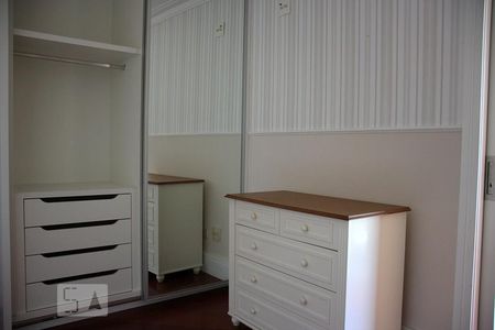 Apartamento à venda com 211m², 5 quartos e 3 vagasQuarto 2 