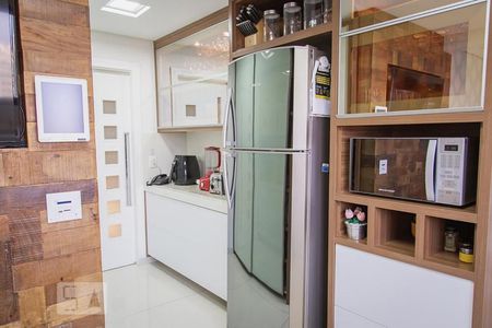 Apartamento à venda com 211m², 5 quartos e 3 vagas Apartamento à venda com 211m², 5 quartos e 3 vagasCozinha