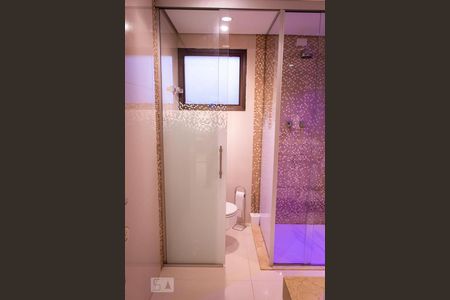 Apartamento à venda com 211m², 5 quartos e 3 vagas Apartamento à venda com 211m², 5 quartos e 3 vagasBanheiro do Quarto 5 - Suíte