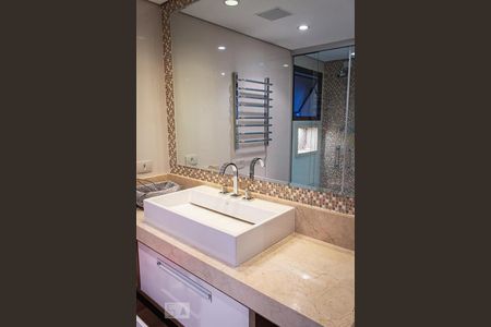 Apartamento à venda com 211m², 5 quartos e 3 vagas Apartamento à venda com 211m², 5 quartos e 3 vagasBanheiro do Quarto 5 - Suíte