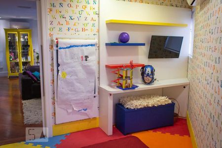 Apartamento à venda com 211m², 5 quartos e 3 vagas Apartamento à venda com 211m², 5 quartos e 3 vagasQuarto 1