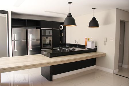 Apartamento à venda com 211m², 5 quartos e 3 vagasÁrea comum - Salão de festas