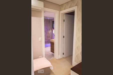 Apartamento à venda com 211m², 5 quartos e 3 vagas Apartamento à venda com 211m², 5 quartos e 3 vagasCloset Quarto 5 - Suíte