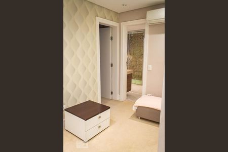 Apartamento à venda com 211m², 5 quartos e 3 vagas Apartamento à venda com 211m², 5 quartos e 3 vagasCloset Quarto 5 - Suíte