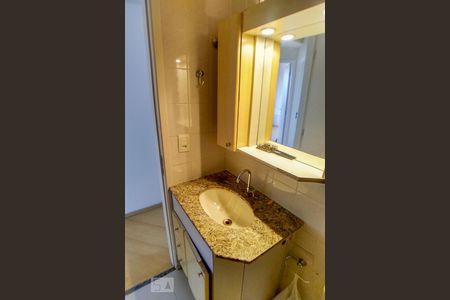 Apartamento à venda com 69m², 3 quartos e 2 vagasBanheiro Social