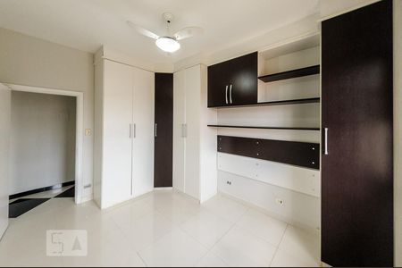 Apartamento à venda com 80m², 2 quartos e 2 vagasQuarto 2