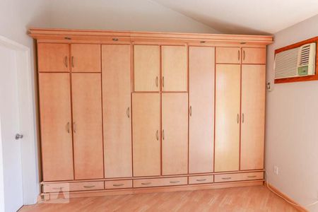 Casa de condomínio para alugar com 79m², 3 quartos e 1 vagaSuíte