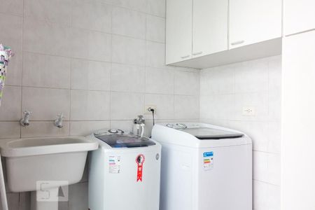 Casa à venda com 220m², 2 quartos e 2 vagas Casa à venda com 220m², 2 quartos e 2 vagasÁrea de Serviço