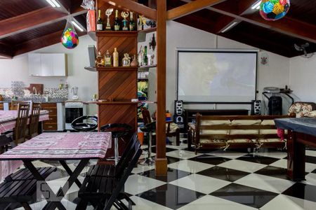 Casa à venda com 220m², 2 quartos e 2 vagas Casa à venda com 220m², 2 quartos e 2 vagasSalão de Festa