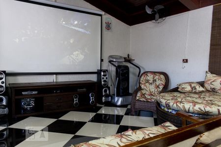 Casa à venda com 220m², 2 quartos e 2 vagas Casa à venda com 220m², 2 quartos e 2 vagasSalão de Festa