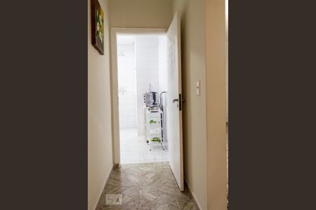 Casa à venda com 220m², 2 quartos e 2 vagas Casa à venda com 220m², 2 quartos e 2 vagasCorredor da Suíte