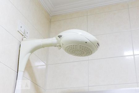 Casa à venda com 220m², 2 quartos e 2 vagas Casa à venda com 220m², 2 quartos e 2 vagasDetalhe Chuveiro Banheiro 1