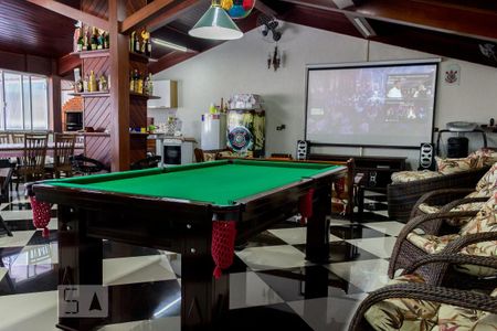 Casa à venda com 220m², 2 quartos e 2 vagas Casa à venda com 220m², 2 quartos e 2 vagasSalão de Festa