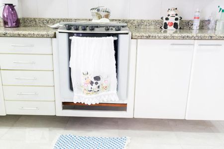 Casa à venda com 220m², 2 quartos e 2 vagas Casa à venda com 220m², 2 quartos e 2 vagasDetalhe Cozinha