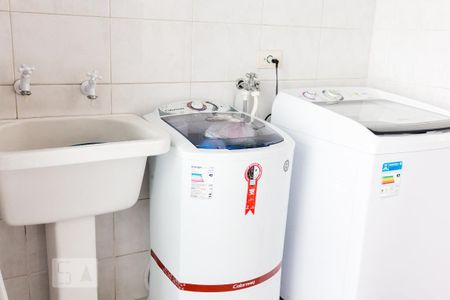 Casa à venda com 220m², 2 quartos e 2 vagas Casa à venda com 220m², 2 quartos e 2 vagasDetalhe Área de Serviço