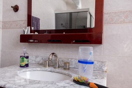 Casa à venda com 220m², 2 quartos e 2 vagas Casa à venda com 220m², 2 quartos e 2 vagasDetalhe Pia da Suíte