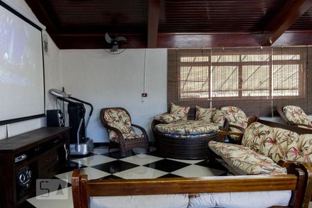 Casa à venda com 220m², 2 quartos e 2 vagas Casa à venda com 220m², 2 quartos e 2 vagasSalão de Festa