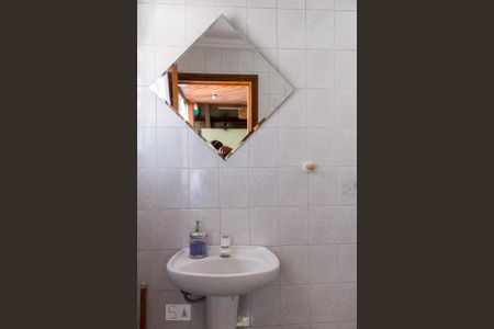 Casa à venda com 220m², 2 quartos e 2 vagas Casa à venda com 220m², 2 quartos e 2 vagasSalão de Festa - Banheiro