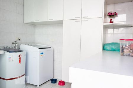 Casa à venda com 220m², 2 quartos e 2 vagas Casa à venda com 220m², 2 quartos e 2 vagasÁrea de Serviço