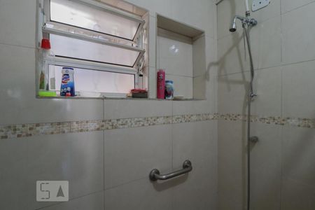 Casa à venda com 175m², 3 quartos e 2 vagasBanheiro
