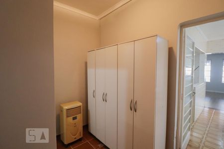 Casa à venda com 175m², 3 quartos e 2 vagasEscritório