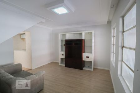 Casa para alugar com 175m², 3 quartos e 2 vagasSala