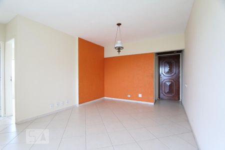Sala de apartamento para alugar com 2 quartos, 74m² em Freguesia de Jacarepaguá, Rio de Janeiro