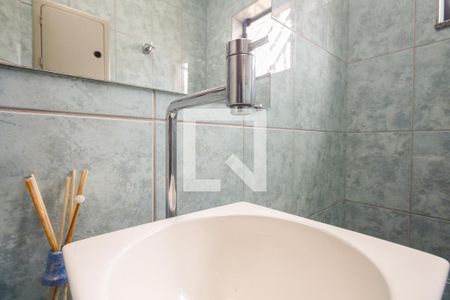 Lavabo  de casa à venda com 3 quartos, 203m² em Jardim Textil, São Paulo