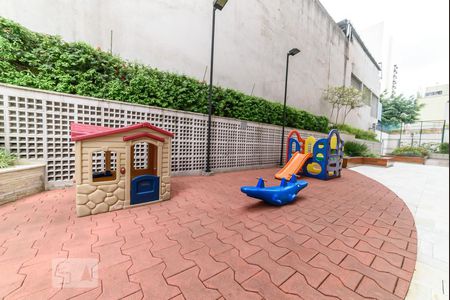 Apartamento à venda com 180m², 3 quartos e 2 vagas Apartamento à venda com 180m², 3 quartos e 2 vagasÁrea Comum - Playground