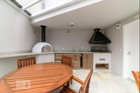 Apartamento à venda com 180m², 3 quartos e 2 vagas Apartamento à venda com 180m², 3 quartos e 2 vagasÁrea comum - Churrasqueira