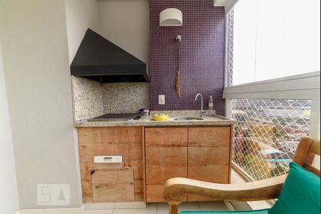 Apartamento à venda com 180m², 3 quartos e 2 vagas Apartamento à venda com 180m², 3 quartos e 2 vagasVaranda gourmet